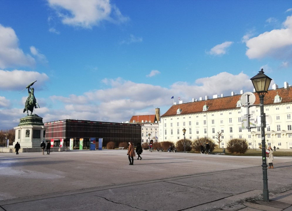 Wien 1010 Minoritenkirche < Nepomuk