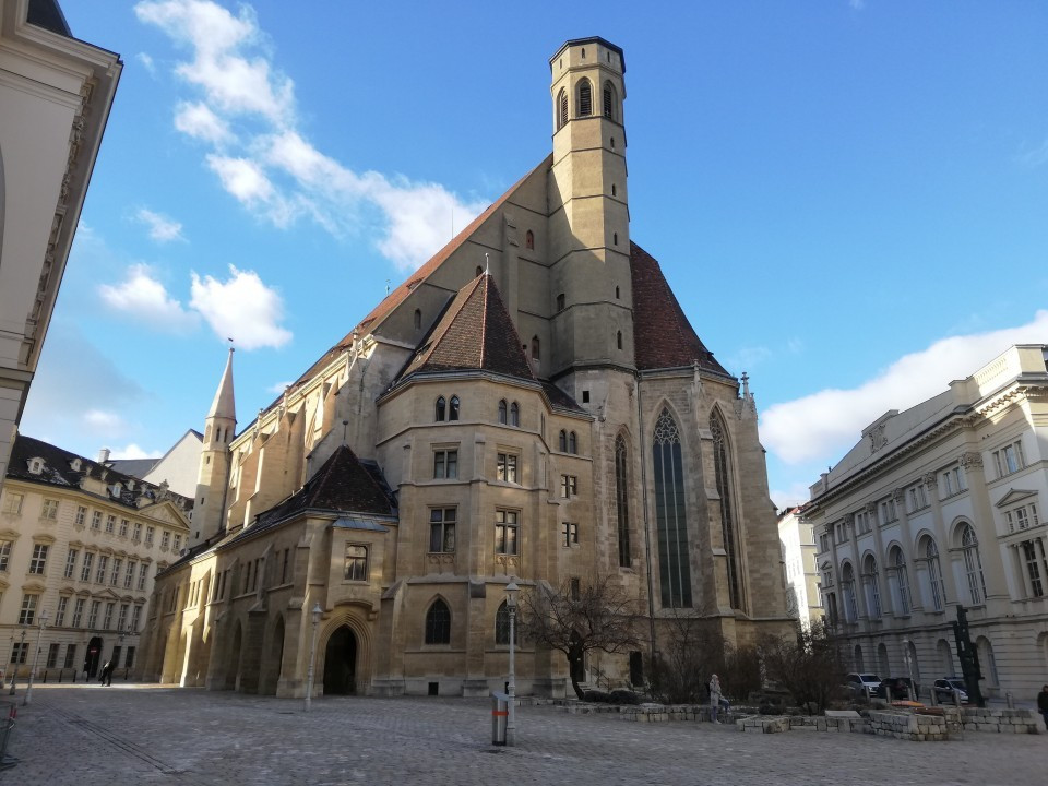 Wien 1010 Minoritenkirche < Nepomuk