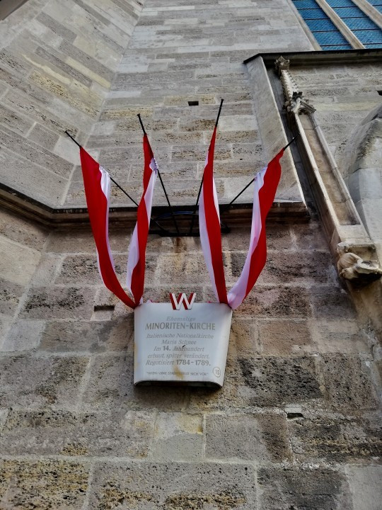 Wien 1010 Minoritenkirche < Nepomuk