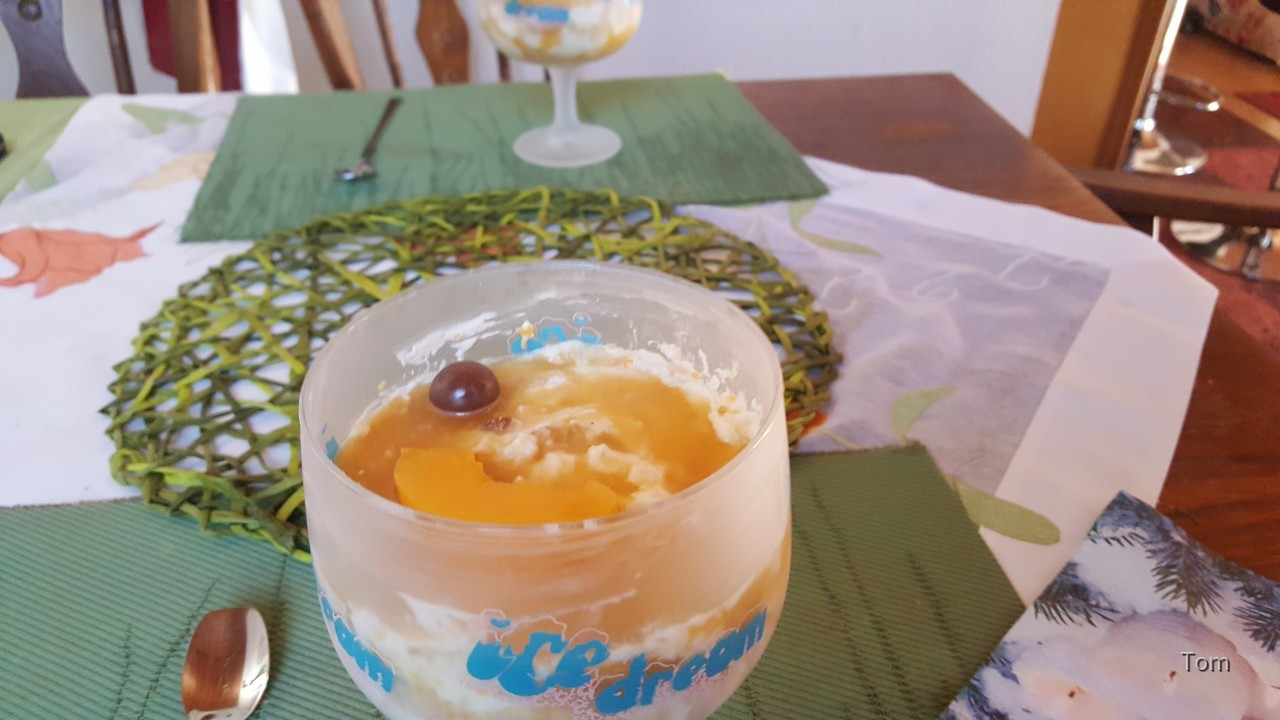 Süße Pfirsich Tiramisu