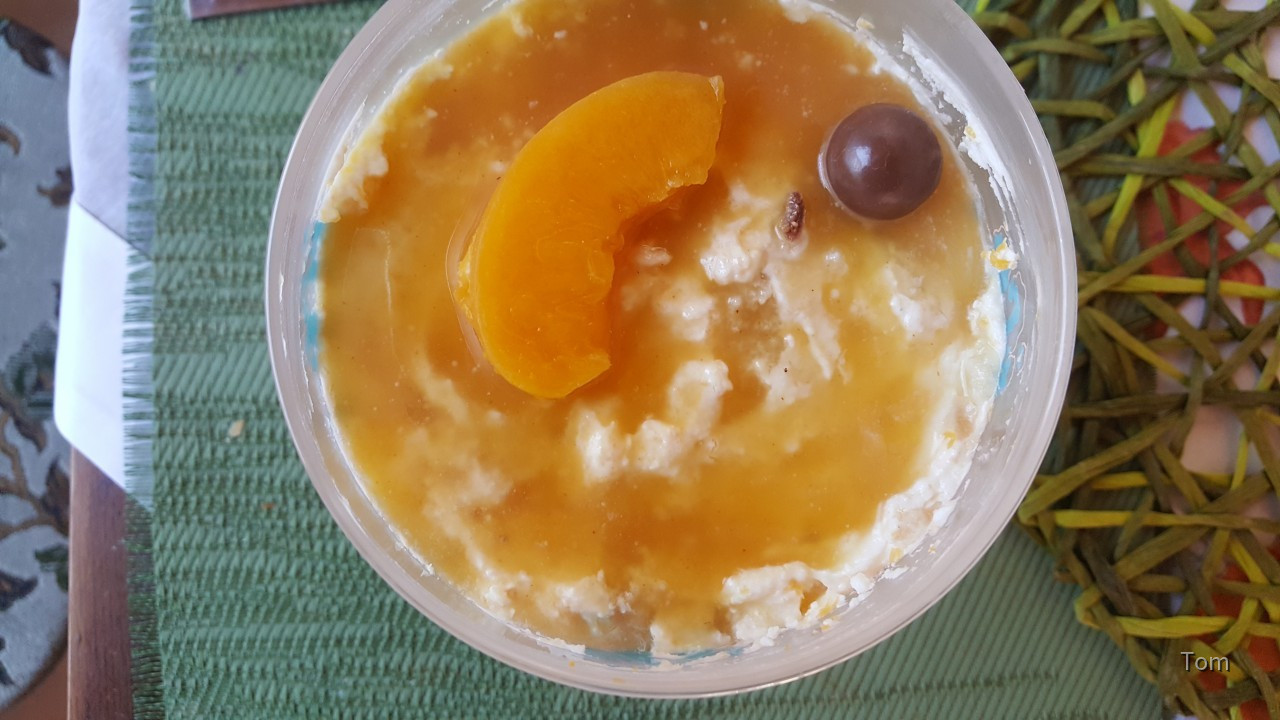 Süße Pfirsich Tiramisu