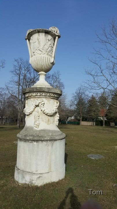 Zauner Vasen > Schlosspark Bad Vöslau