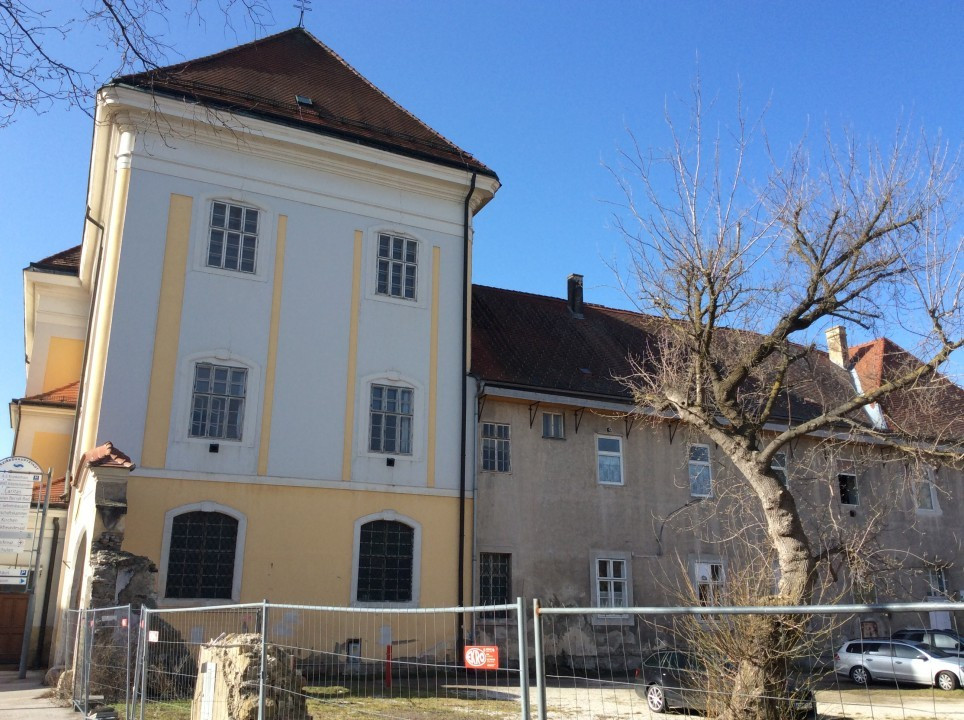 Korneuburg Augustinerkirche < Nepomuk