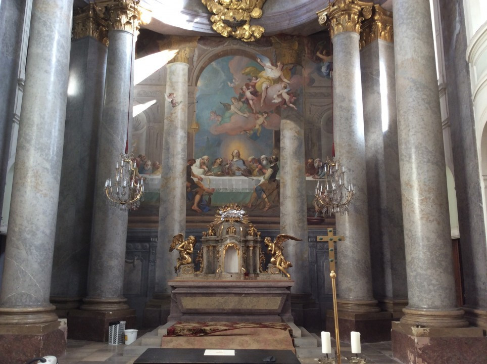 Korneuburg Augustinerkirche < Nepomuk