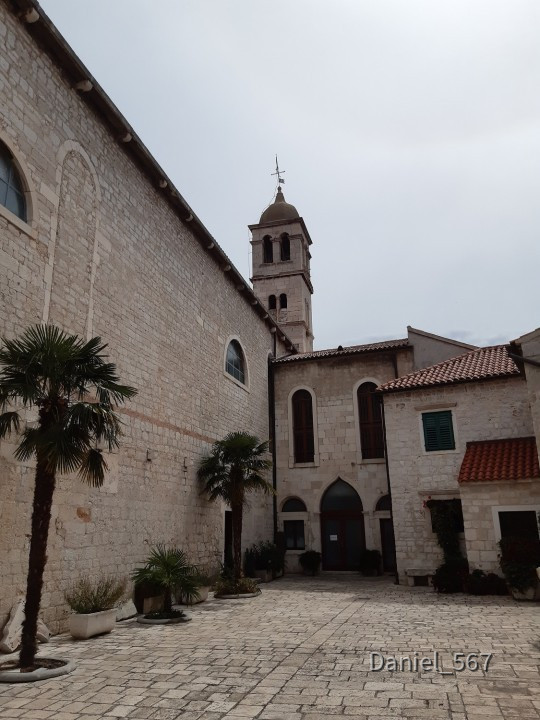 01_Sibenik_Sv_Frane_Nepomuk
