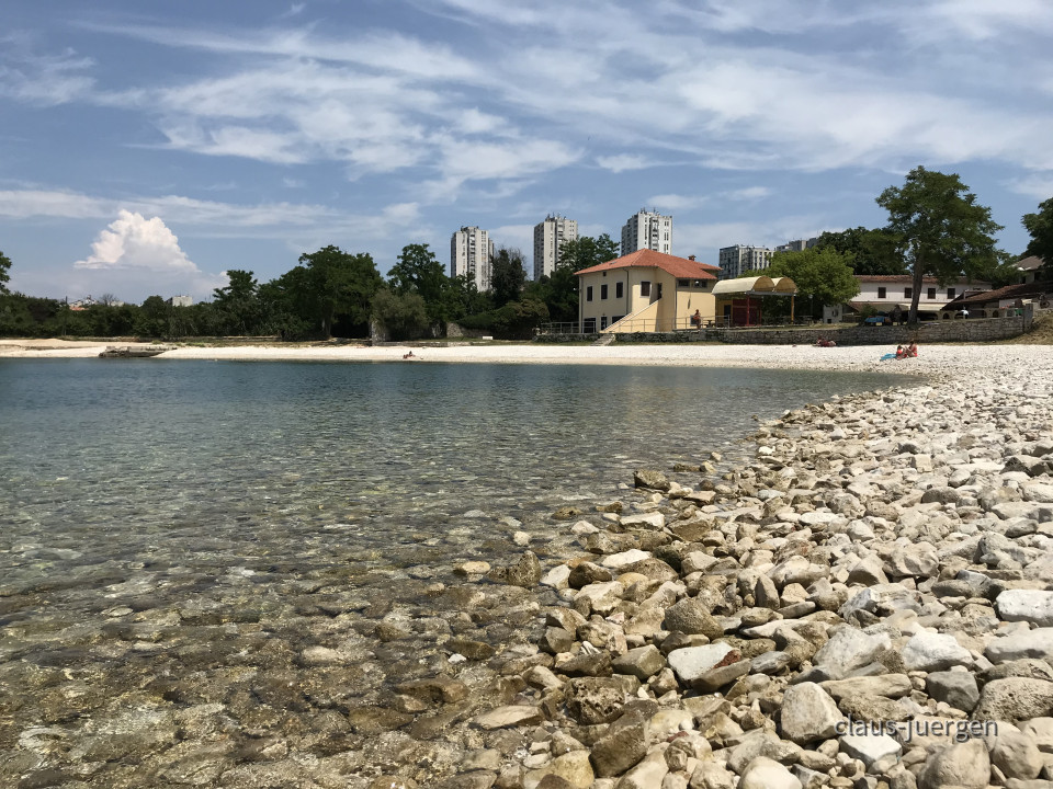 71E14B16-D605-4B31-ABF9-703262B89292