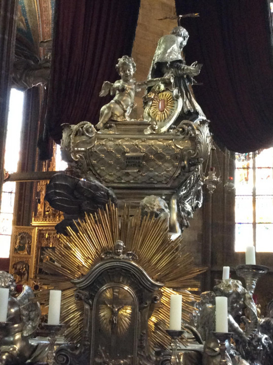 Prag St. Veits Dom < Nepomuk