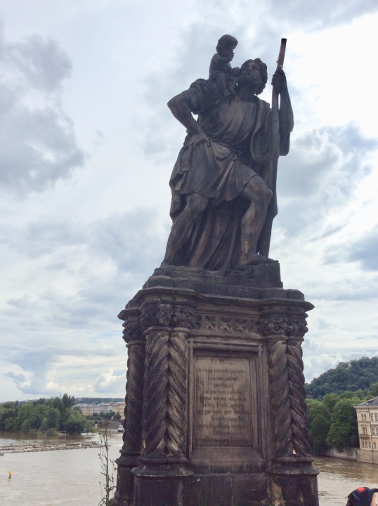 Prag Karlsbrücke < Christophorus