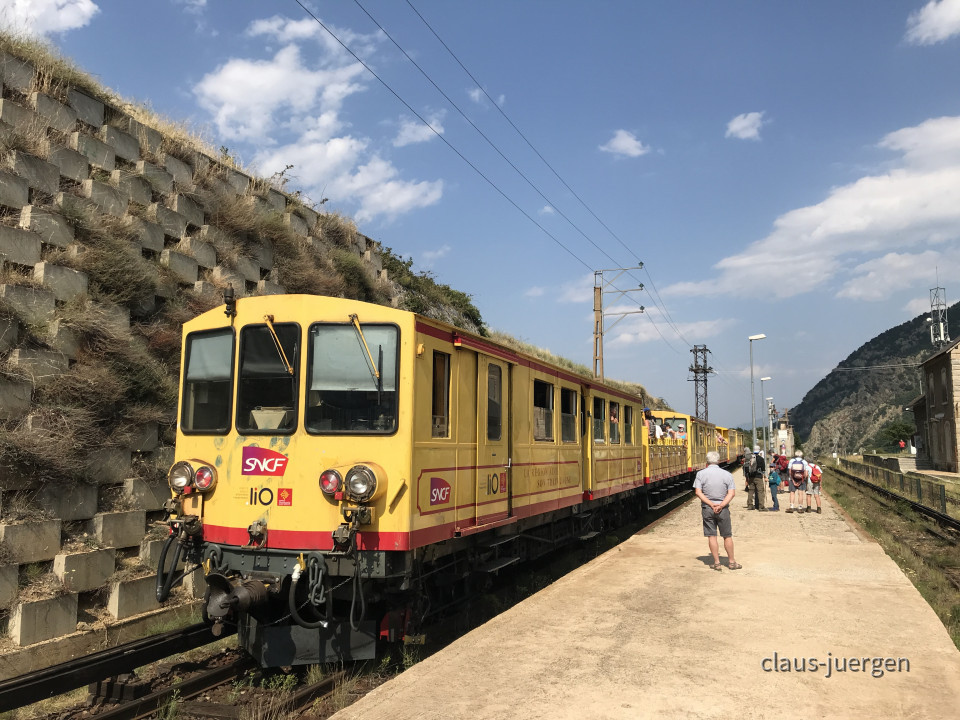 E64D1530-5F90-4AB0-B2B2-492BC830CDE9