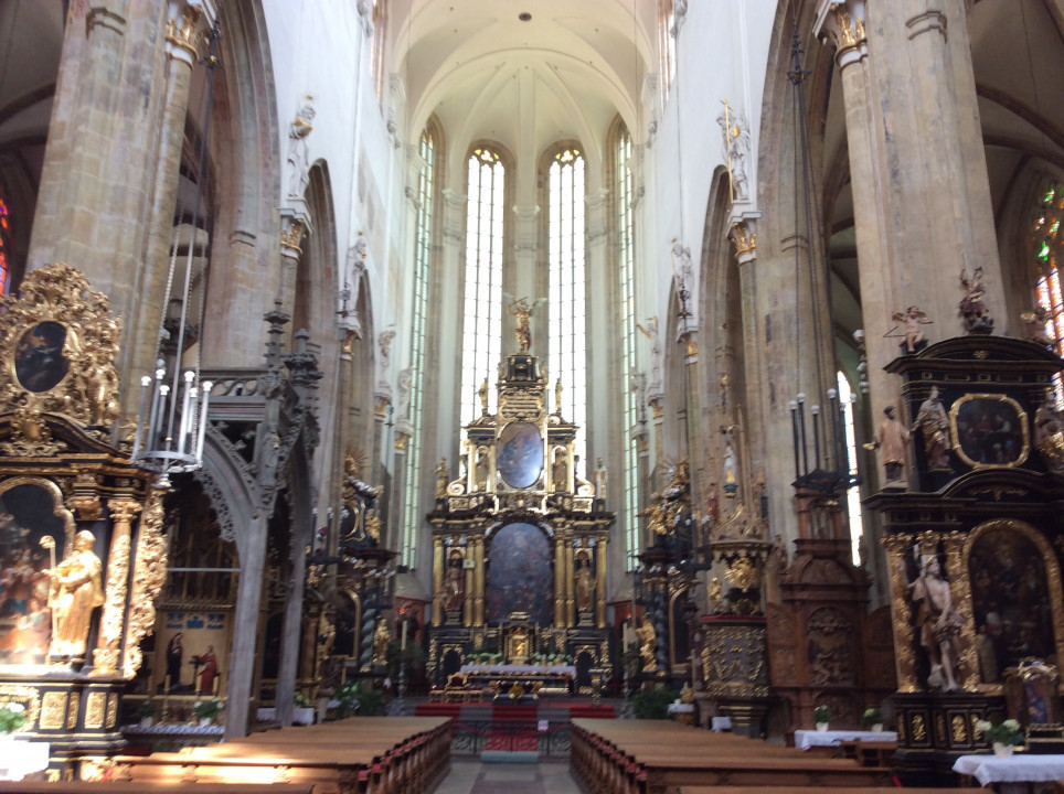 Prag Teynkirche < Nepomuk