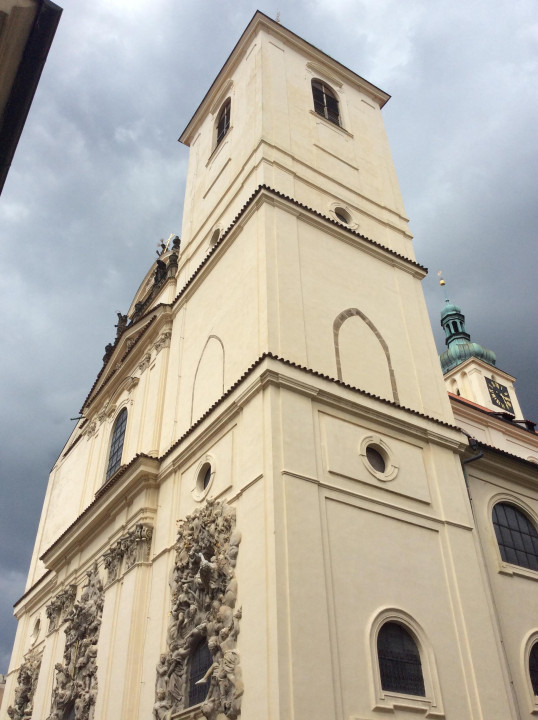 Prag Bazilika sv. Jakuba < Nepomuk