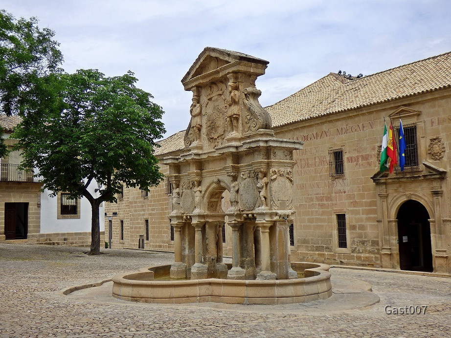 Plaza de Santa Maria 10