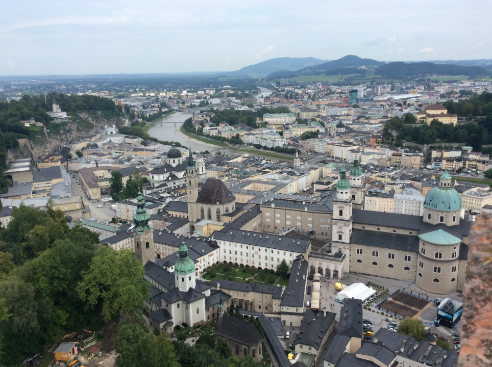 Salzburg Franziskanerkirche < Nepomuk