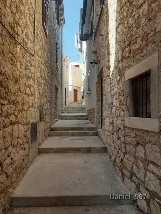 09_Tisno