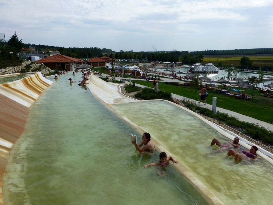 Thermalsee Demjén, Salzhügel