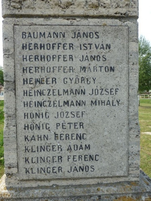 Máriahalom - Kirva, Gefallenendenkmal 1914/18, Opfertafel1