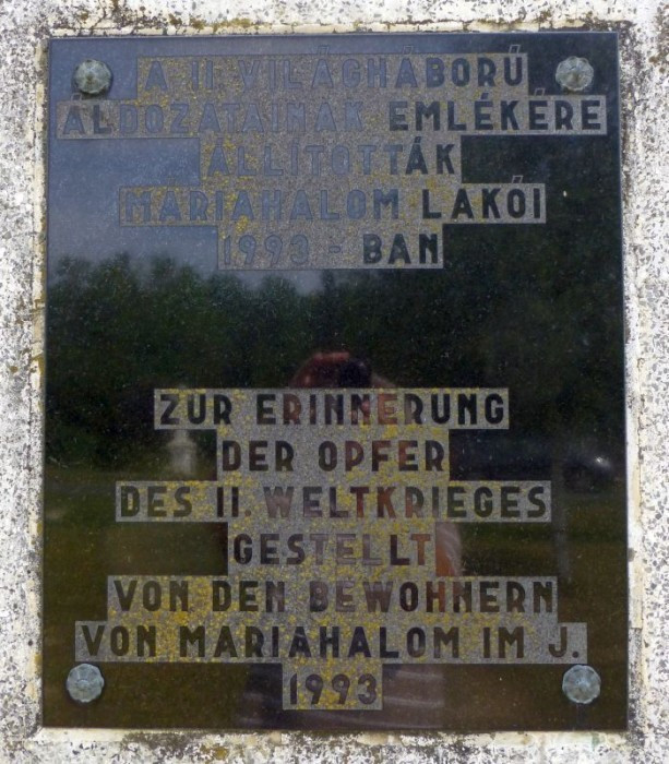 Máriahalom - Kirva, Gefallenendenkmal 1939/45, Gedenktafel