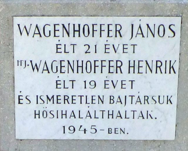 Máriahalom - Kirva, Friedhof, Grabstein, Detail