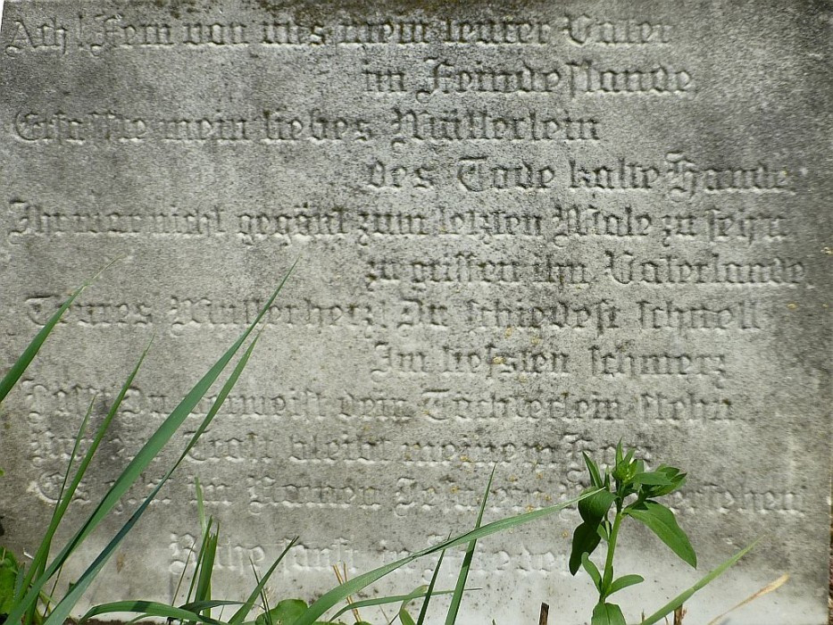 Máriahalom - Kirva, alter Friedhof, Grabstein, Sockelinschrift