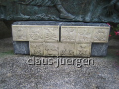Timau Denkmal Trägerinnen