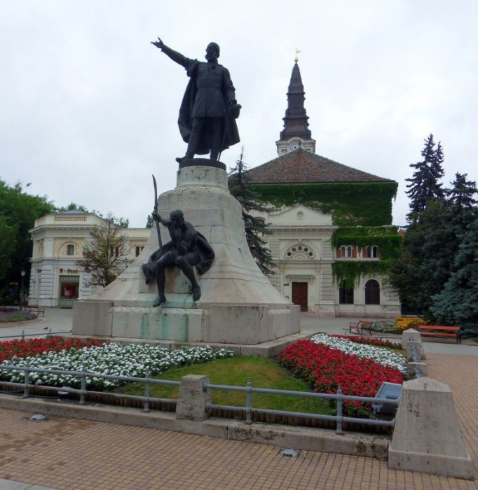 Kecskemét > Kossuth-Denkmal