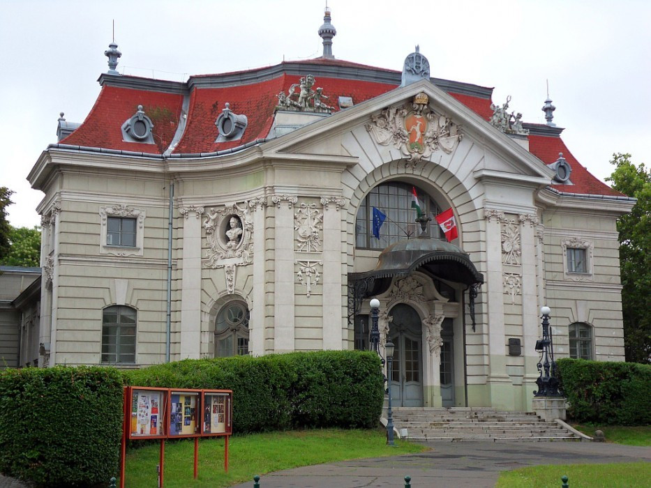Kecskemét > Theater