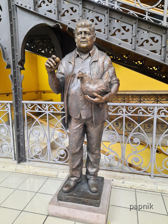 Skulptur in der Markthalle