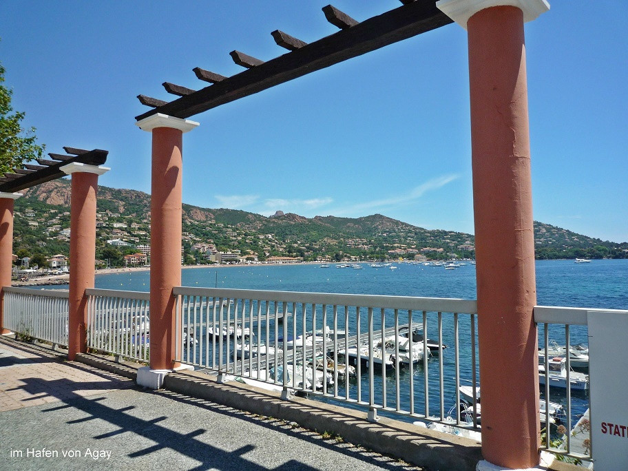 Hafen von Agay