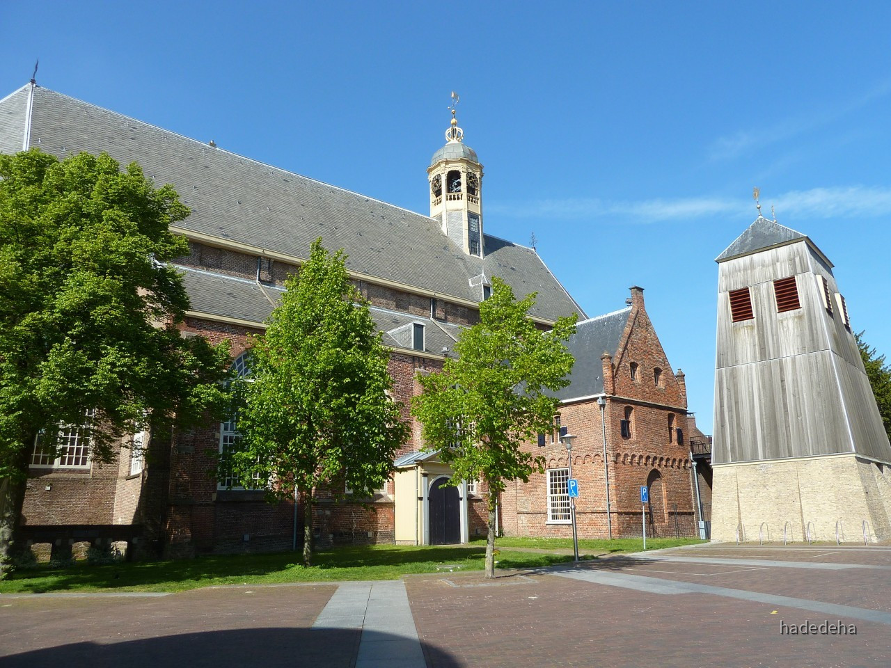46 Sneek Martinikerk mit Glockenturm aus Holz
