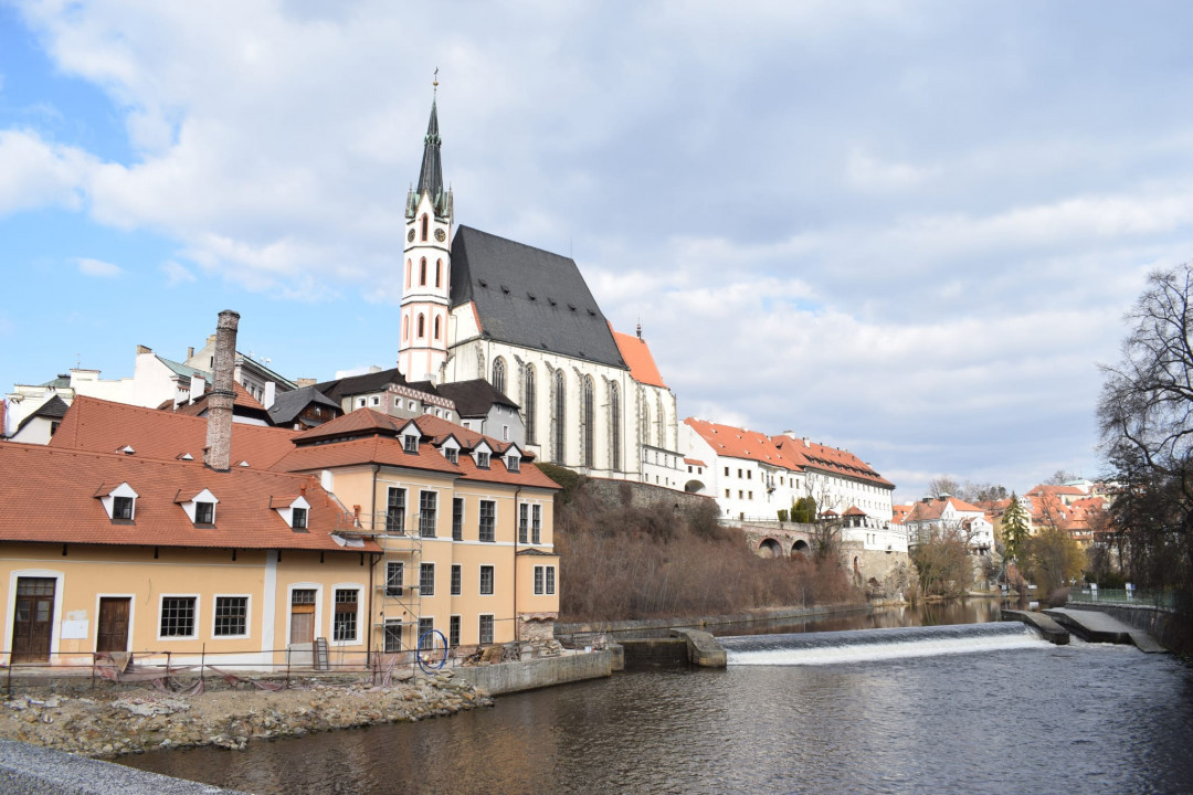 Český Krumlov < Nepomuk