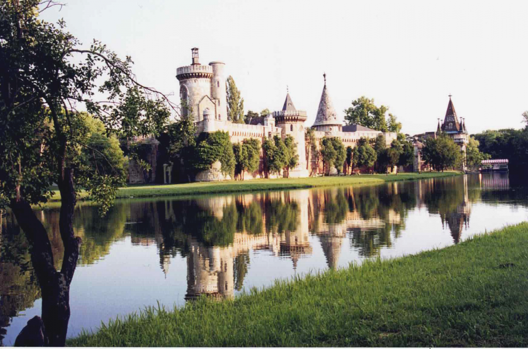 Laxenburg, Spiegelung
