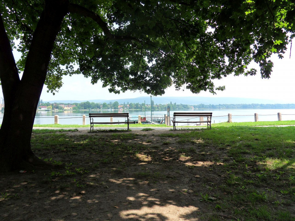 Tata Blick vom Schlosspark auf den Alten See