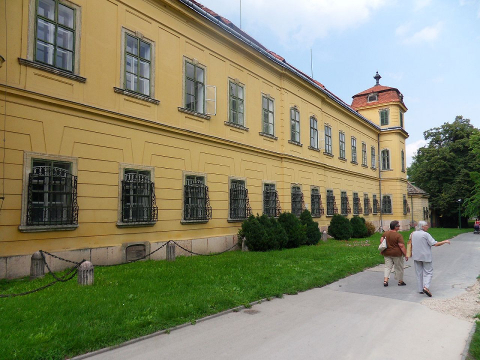 Tata Schloss Esterházy1