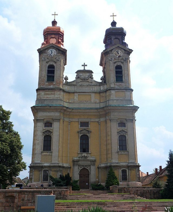 Tata Pfarrkirche