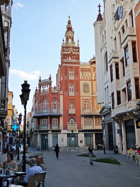 Plaza de la Soledad - La Giralda de Badajoz