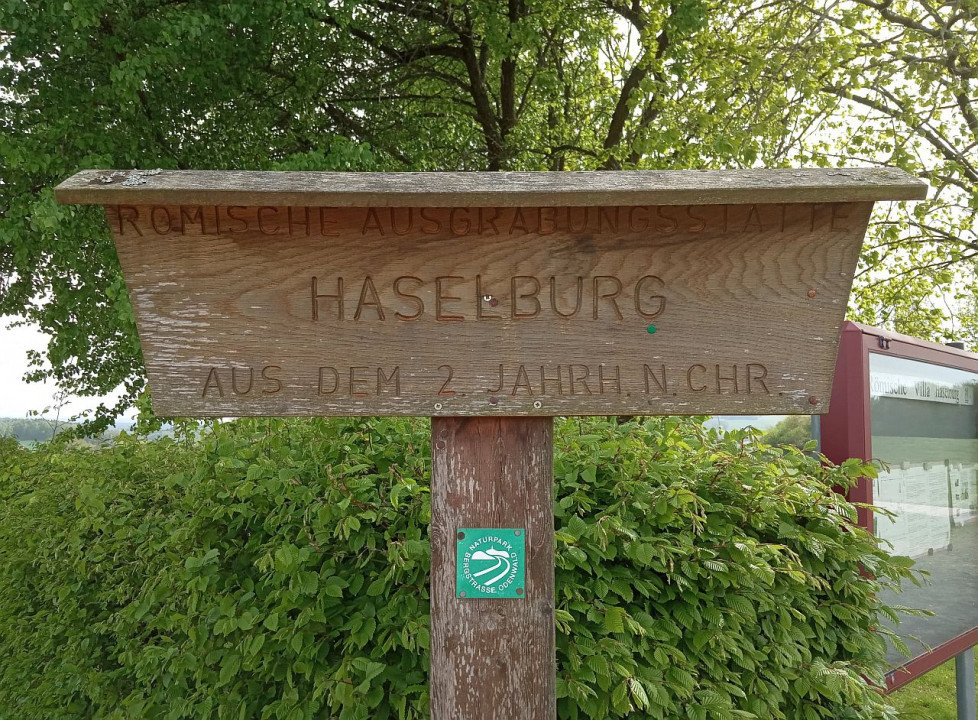 Villa Haselburg Schild2