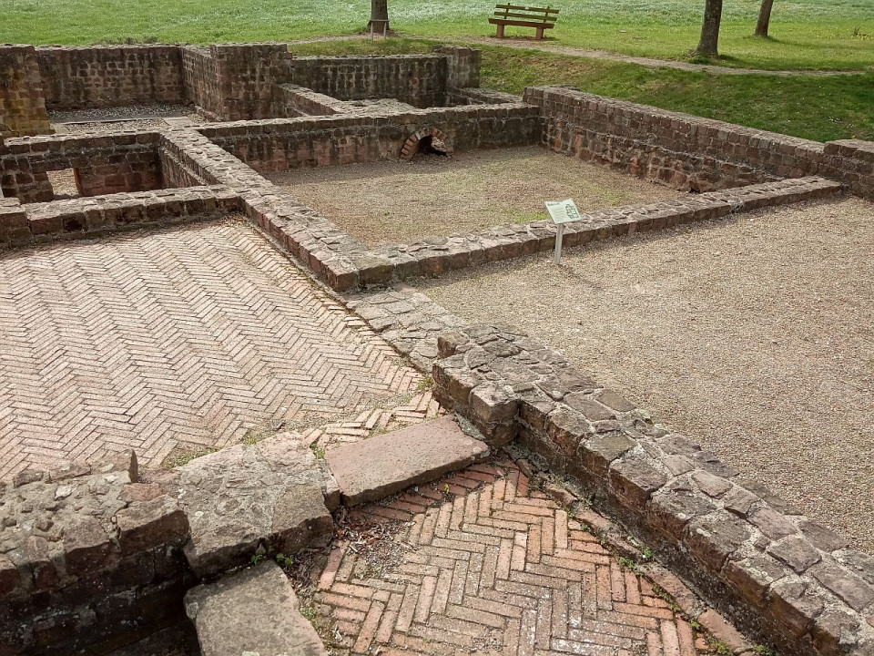 Villa Haselburg Fundamente Badetrakt1