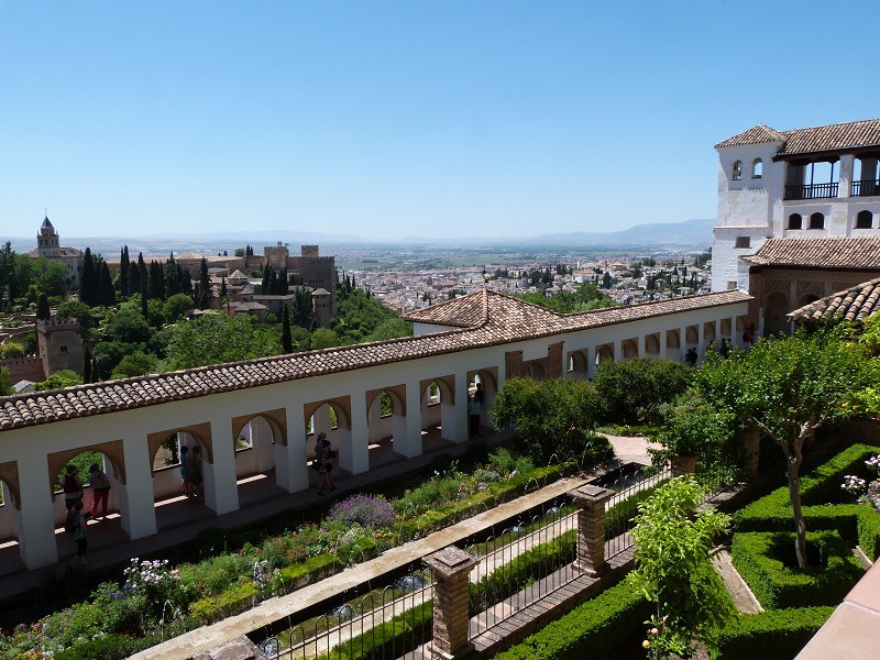 mit Blick auf Granada