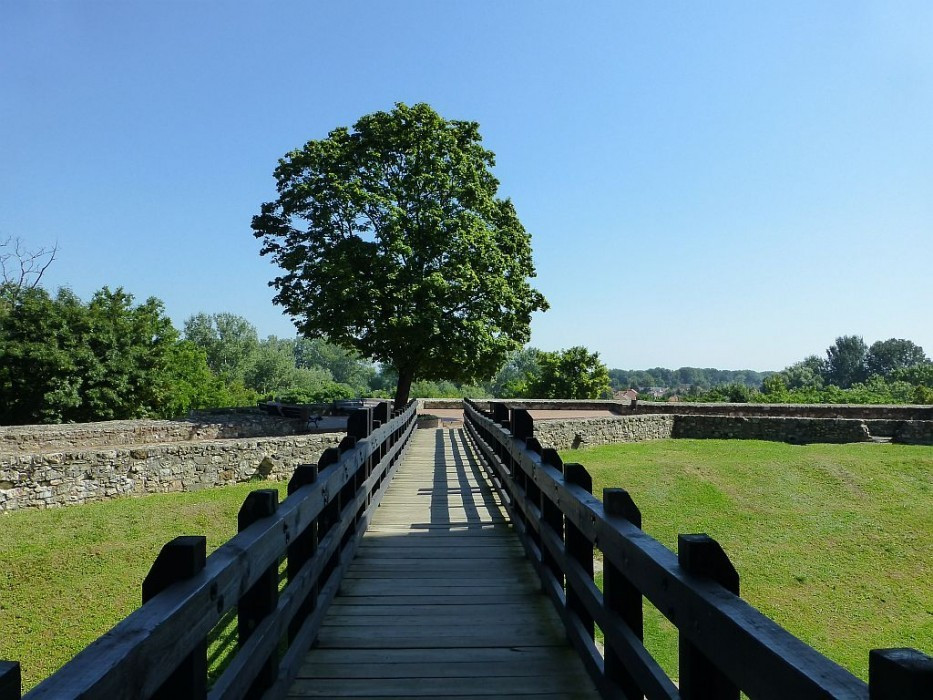 Sárospatak > Brücke vom Schlosshof zur italienischen Bastei