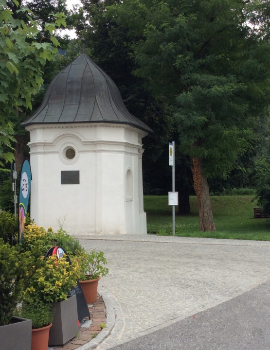 Hall in Tirol < Nepomuk