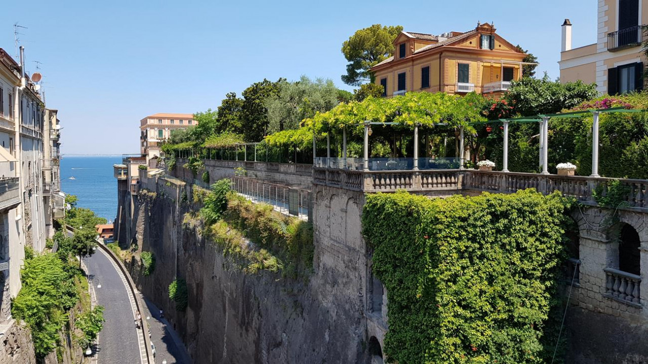 23 Sorrento