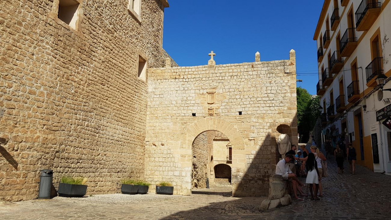 Ibiza 12