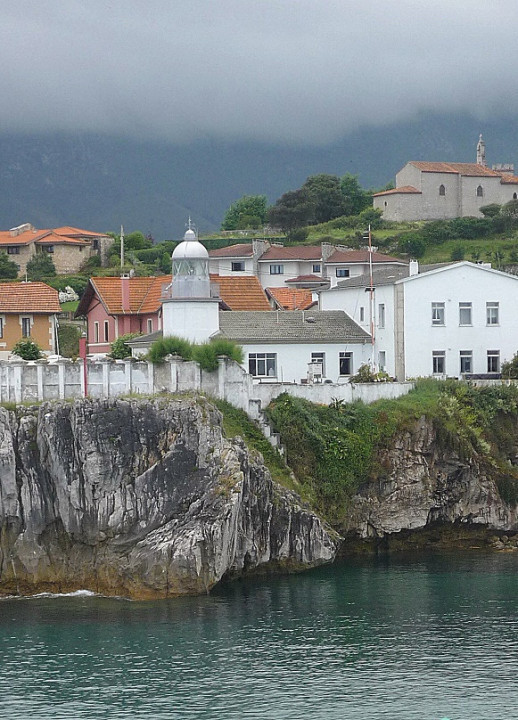 Llanes