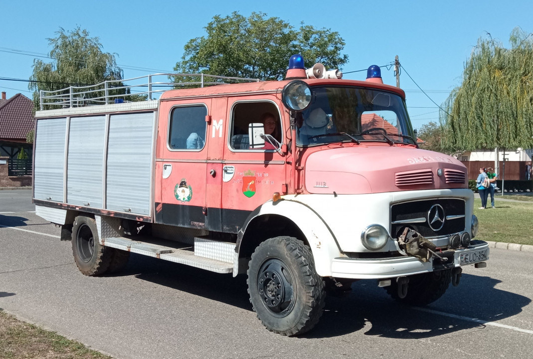 Löschfahrzeug auf Basis MB 1113