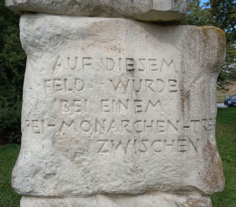 Drei Rusten Denkmal Mitte1
