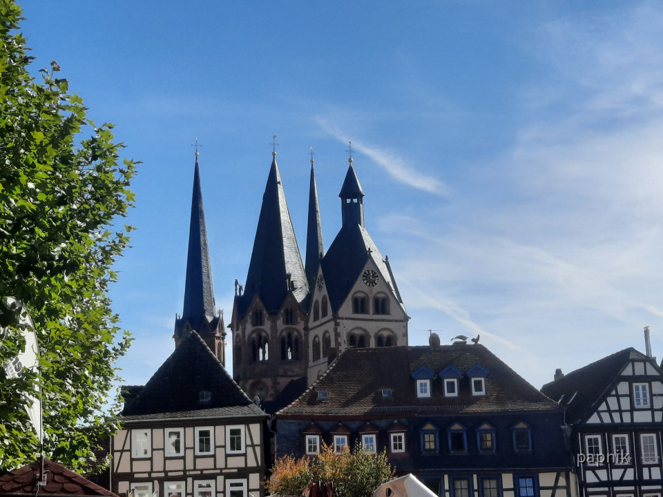 Evangelische MarienkircheRomanisches Haus 