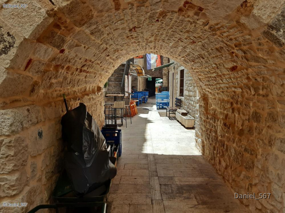 17_Trogir