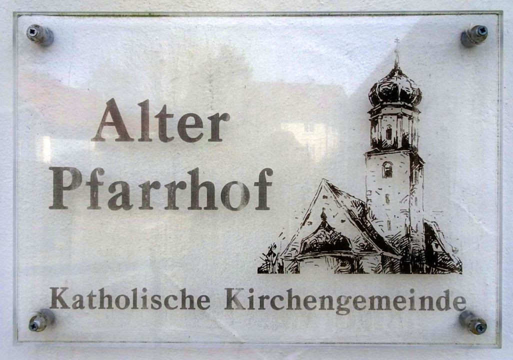 Aitrach Pfarrhof Schild