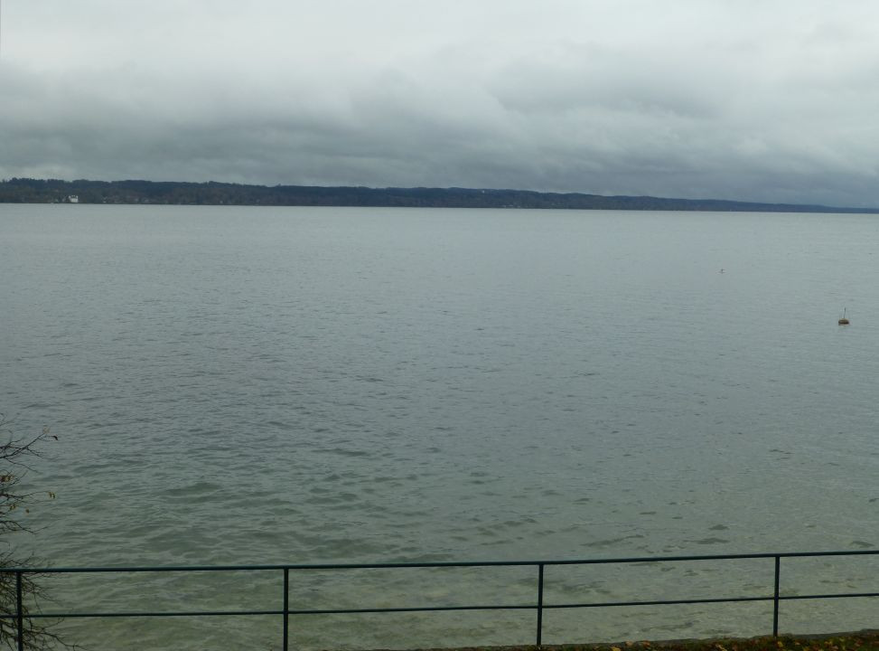 Garatshausen Schlosspark Seeblick1