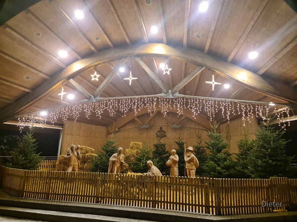 Weihnachtsmarkt / Krippendorf Strobl